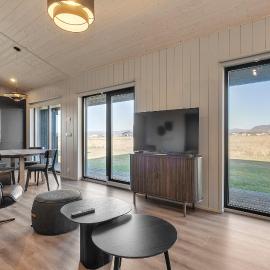 Cozy 3BR Family Home with Hot Tub & Scenic Views
