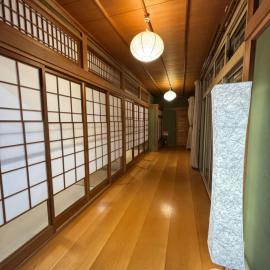 A large house with a beautifui Japanese-style room