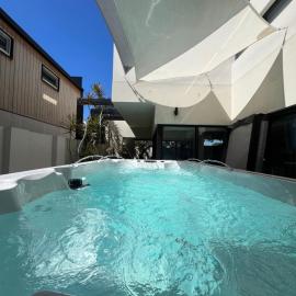 Ultra Modern Villa Walk to the Beach