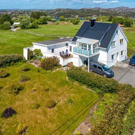 Cozy Apartment In Egersund – hotel w mieście Egersund