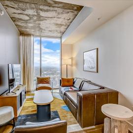 Dog-friendly getaway on Rainey Street with rooftop pool and gym, hotell sihtkohas Austin