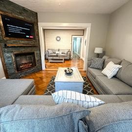 The Allen House - 3 Bedroom - 2 Full Bath - Private Gorgeous Apartment - Sleeps 8, hotel v destinácii Albany