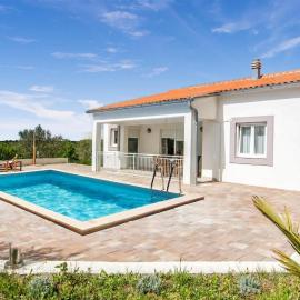 Stunning Home In Debeljak