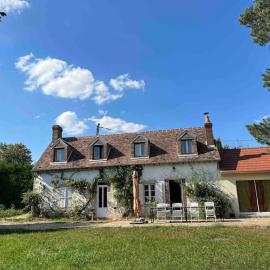 Villa campagne - Hammam & Piscine à 1h30 de Paris、Chantecoqのホテル