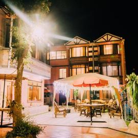 Las Tholas Hotel