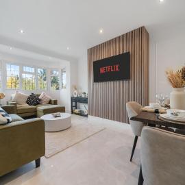 Award winning 2026 Stunning Modern 2 Bedroom Apartment in Mill Hill next to Train Station!