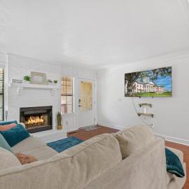Charming 4BD with BBQ & Backyard - Near FSU, A&M