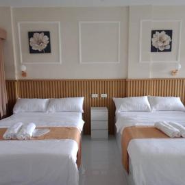 homefortzone Lipa fully interior netflix pool and free parking, hotel in Lipa