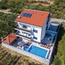 Gorgeous Home In Stobrec With Sauna