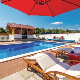 Stunning Home In Gospic With Sauna, hotel a Gospić