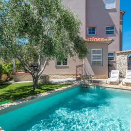 Beautiful Home In Bibinje