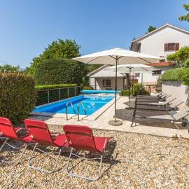 Apartments Dorijan with Pool, hotel a Matulji (Mattuglie)