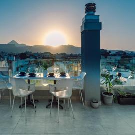 ARTica condo, hotel em Amoudara Herakliou