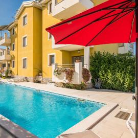 Lovely Apartment In Salatici