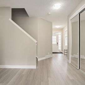 A beautiful home in Airdrie، فندق في إيرداري