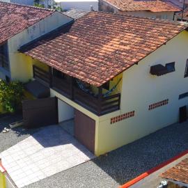 Casa Amarela, hotel in Navegantes