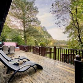 Dunnock Lodge with Hot-tub