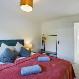 3 bed beautiful home which sleeps up to 6, hotel i Tilehurst