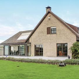 4 Bedroom Gorgeous Home In Groede, hotel v destinácii Groede