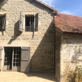 Charmante Ferme Rénovée Piscine, hotel u gradu Caylus