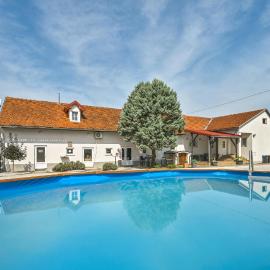 Amazing Home In Majerje With Sauna