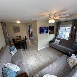 Newly Renovated 2 Bedroom House, Hotel in Seaside Heights