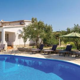 Cozy Apartment In Barbat With Swimming Pool, hotel in Barbat na Rabu