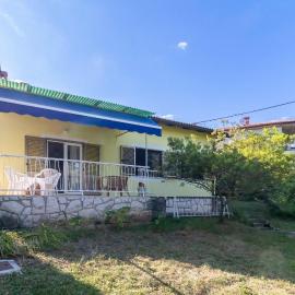 3 Bedroom Cozy Apartment In Ika