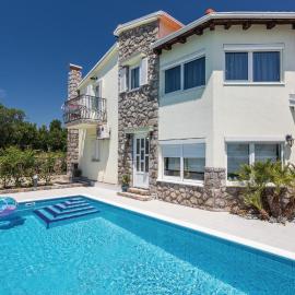 Luxurious Home In Kornic, ξενοδοχείο σε Kornić