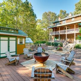 Family Getaway: Georgia Cabin w/ Outdoor Hot Tub, hotell i Clermont