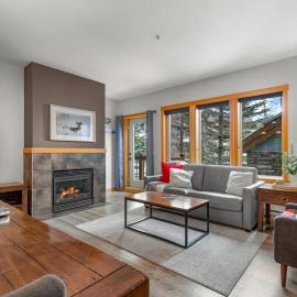 Modern Cabin Vibes with pool at The Lodges
