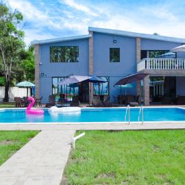 Rancho Plèyades, hotel a Metalío
