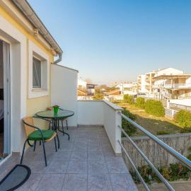 Stunning Apartment In Nin With Wifi, hotel in Nin