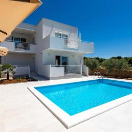Awesome Home In Punat