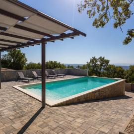 Luxurious Home In Smrika