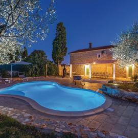 Stunning Home In Galizana