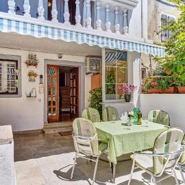 Beach Front Home In Mali Losinj With Wifi, hotel in Mali Lošinj