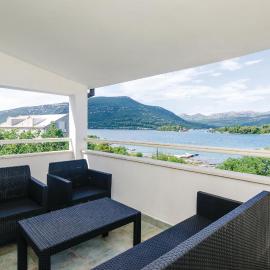 Two-Bedroom Apartment In Hodilje、Hodiljeのホテル