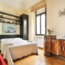 Small Studio, Donatello, next to the Duomo of Florence
