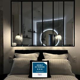 Suite Arum classée 3 étoiles avec balnéo, hotel in Roanne