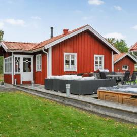 Stunning Home In Karlstad With Sauna، فندق في كارلشتاد