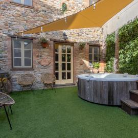 Stunning Home In Capannori With Jacuzzi, hotel i Capannori