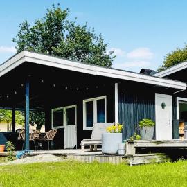 1 Bedroom Awesome Home In Ronneby – hotel w mieście Ronneby
