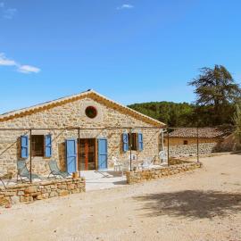 Amazing Home In Banne, מלון בBanne