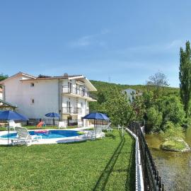Five-Bedroom Holiday Home In Grab