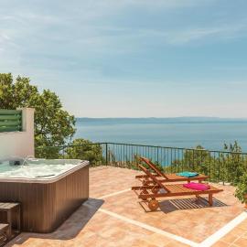Two-Bedroom Holiday Home In Tucepi