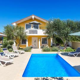 Stunning Apartment In Buje