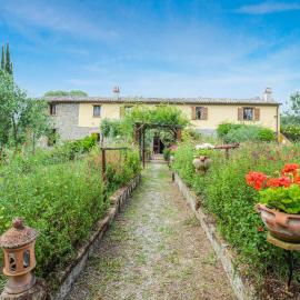 Stunning Apartment In Ficulle With Wifi, hotel i Ficulle