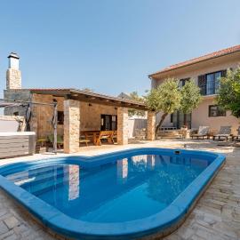 Lovely Home In Betina