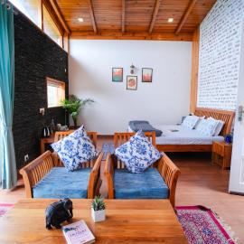 Shivoham Himalayan Resort, hotel in Almora